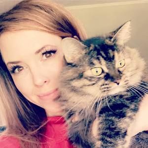 Meet your Posher, Holly